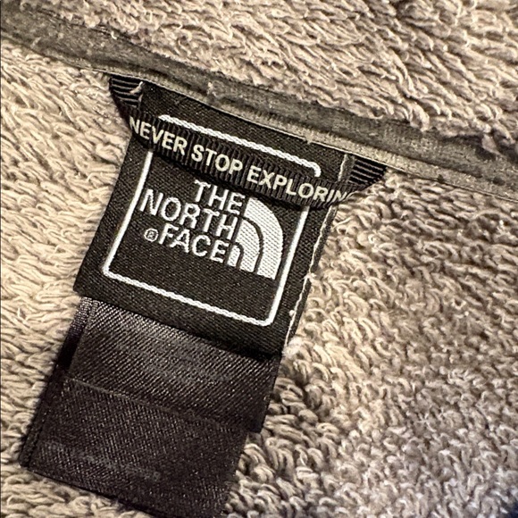 The North Face Women’s Gray Jacket size Medium - Picture 6 of 6